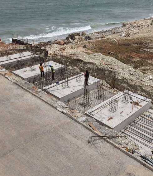 Massifs de convoyeur en bord de mer