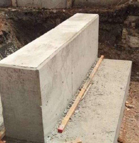 Travaux offsite : voile béton en fouille