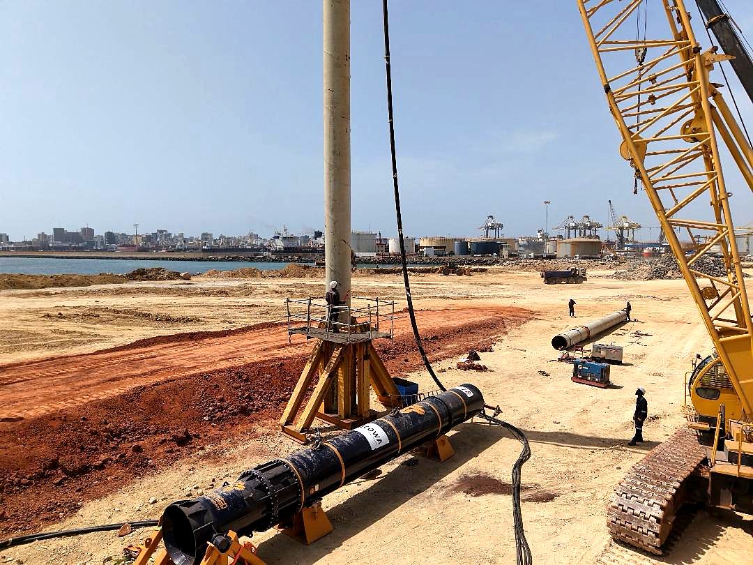 Pieu prêt au battage