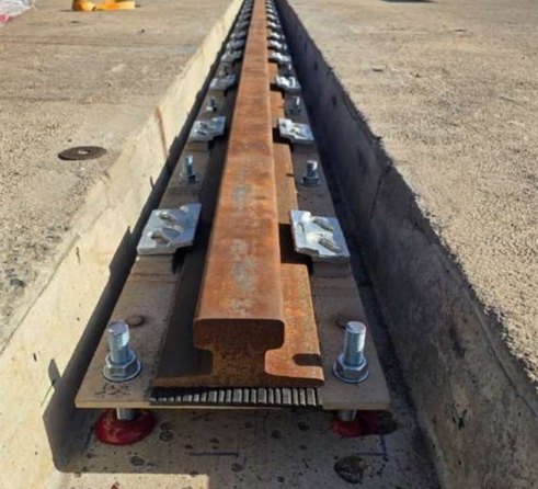 Pose des rails de grue