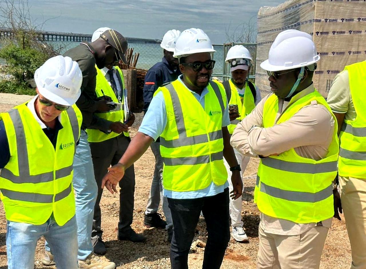 Visite de chantier avec le ministre de l’Énergie dans les locaux de SECOWA