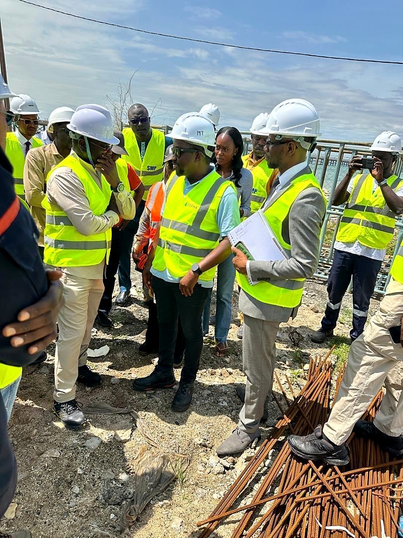 Visite de chantier avec le ministre de l’Énergie dans les locaux de SECOWA